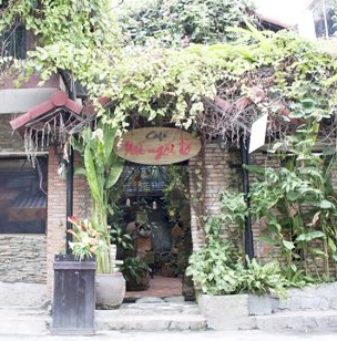 Cafe Mái Ngói Đỏ - Quận 10